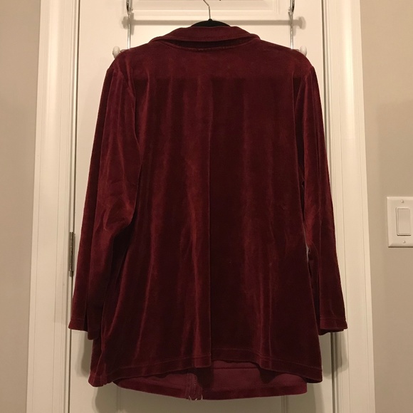 QF maroon velour long sleeved zip-up collared jacket with rhinestone zipper (2X) - Picture 5 of 16